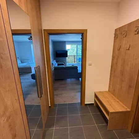 Jen Tak Lipno *